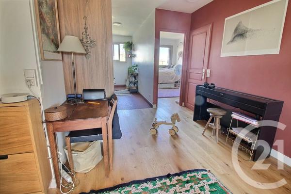 Appartement F3 à vendre  3 pièces - 61 m 2   PANTIN  - 93
