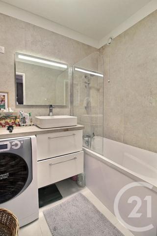 Appartement F3 à vendre  3 pièces - 61 m 2   PANTIN  - 93