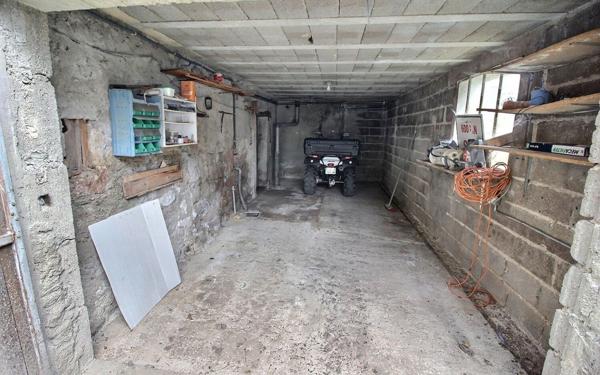 Maison à vendre    3 pièces •  Couches