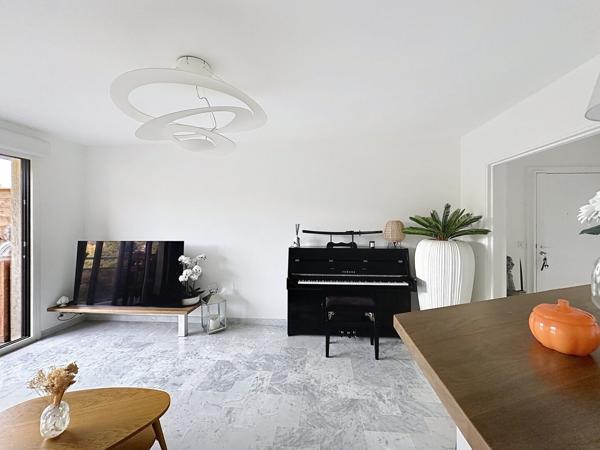 EXCLUSIVITE A vendre Appartement T3 -Rénové-Terrasse-Ascenseur