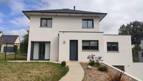 Maison individuelle à vendre à Baud dans le Morbihan (56150), ref : 065/1840   
Centre-ville