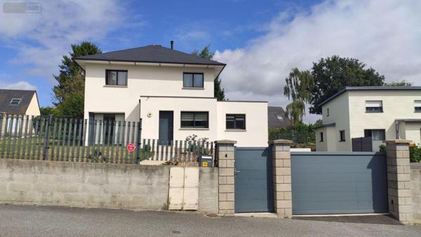 Maison individuelle à vendre à Baud dans le Morbihan (56150), ref : 065/1840   
Centre-ville