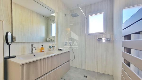 SAINT-LAURENT-DU-VAR / LES VESPINS - 4 pièces 80 m², spectaculaire terrasse 90 m² aperçu mer, prestations haut de gamme