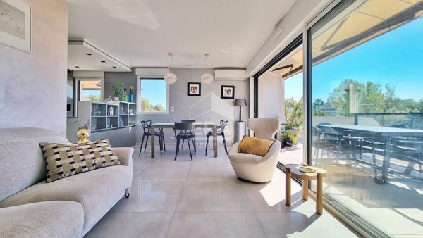 SAINT-LAURENT-DU-VAR / LES VESPINS - 4 pièces 80 m², spectaculaire terrasse 90 m² aperçu mer, prestations haut de gamme