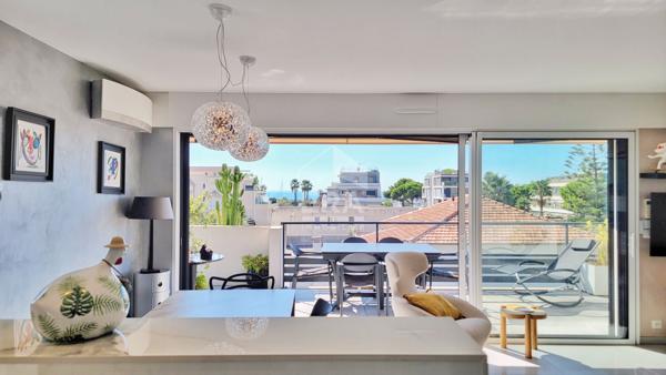 SAINT-LAURENT-DU-VAR / LES VESPINS - 4 pièces 80 m², spectaculaire terrasse 90 m² aperçu mer, prestations haut de gamme