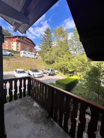 GRAND STUDIO CABINE  AVEC CAVE ET PARKING PRIVATIF 31m2