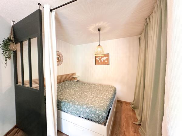 Mandelieu-la-Napoule (06210) COUP DE COEUR - Exclusivité Mandelieu - Studio avec alcôve et jardin.