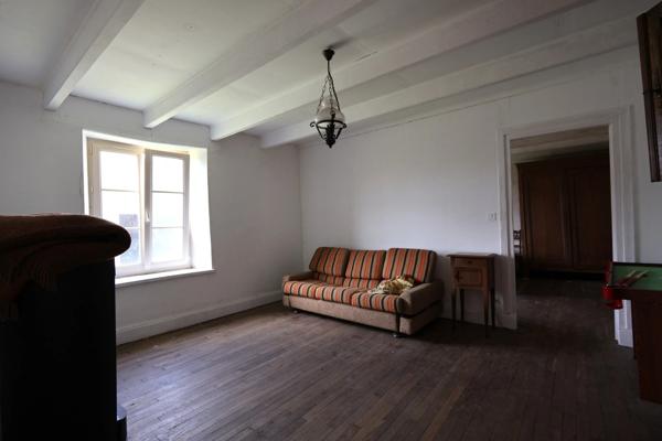 🏡 À vendre – Maison à rénover de 144m² avec potentiel à Peuvillers avec un terrain de 495 m² situé en zone à bâtir- proche Belgique et Luxembourg