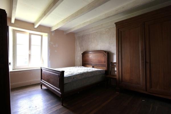 🏡 À vendre – Maison à rénover de 144m² avec potentiel à Peuvillers avec un terrain de 495 m² situé en zone à bâtir- proche Belgique et Luxembourg