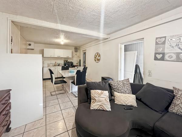 A VENDRE - Ensemble immobilier de deux maisons en location