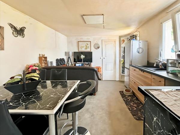A VENDRE - Ensemble immobilier de deux maisons en location