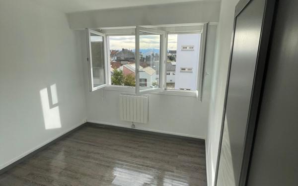 Appartement à vendre    1 pièce •  Pau