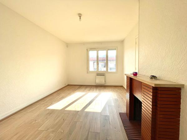 A louer F2 76500 Elbeuf- centre ville 76500- Réf BREV2