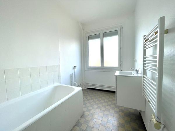 A louer F2 76500 Elbeuf- centre ville 76500- Réf BREV2