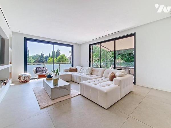 MAGNIFIQUE MAISON CONTEMPORAINE PROCHE VLLAGE DE VALBONNE 