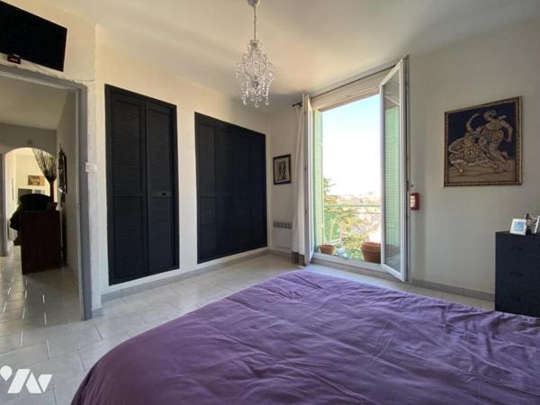 Appartement T3, dernier étage, vue panoramique, double exposition, deux balcons