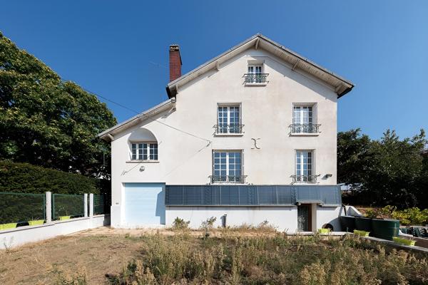 Maison
         6 pièces
        - 259 m² 539 000 € *