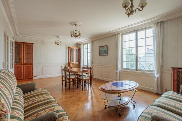 Maison
         6 pièces
        - 259 m² 539 000 € *