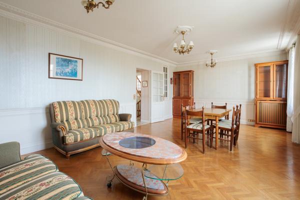 Maison
         6 pièces
        - 259 m² 539 000 € *
