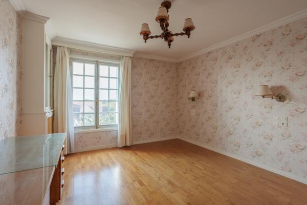 Maison
         6 pièces
        - 259 m² 539 000 € *