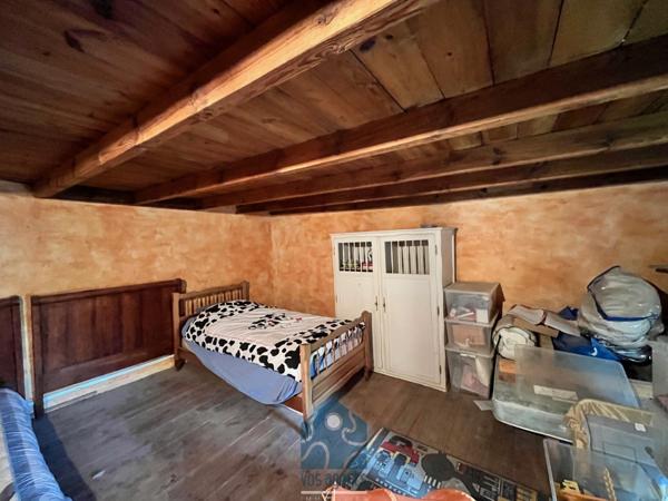 Maison 7 pièce(s) 6 chambre(s) 211 m²