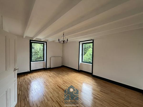 Maison 7 pièce(s) 6 chambre(s) 211 m²