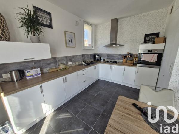 Maison 4 pièces de 80 m² à Saint-Just-Sauvage (51260)