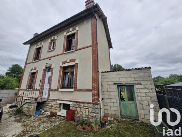 Maison 4 pièces de 80 m² à Saint-Just-Sauvage (51260)