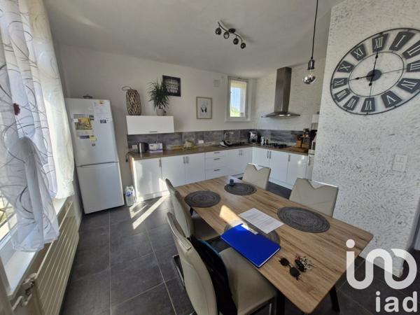 Maison 4 pièces de 80 m² à Saint-Just-Sauvage (51260)