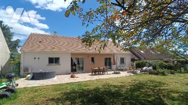 Charmant pavillon familiale de plain-pied, 129 m² habitable,  5 chambres sur 1575 m² de jardin.