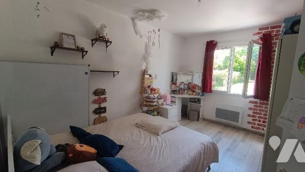 Charmant pavillon familiale de plain-pied, 129 m² habitable,  5 chambres sur 1575 m² de jardin.