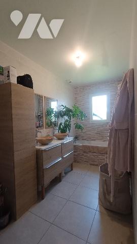 Charmant pavillon familiale de plain-pied, 129 m² habitable,  5 chambres sur 1575 m² de jardin.