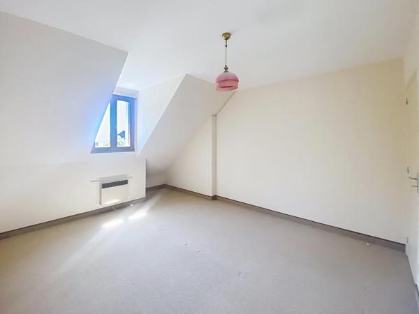 Grande maison de 176 m² dans le centre de Châteaubourg