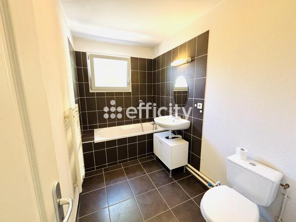 Appartement
         2 pièces
        - 43 m² Exclusivité 140 000 € *