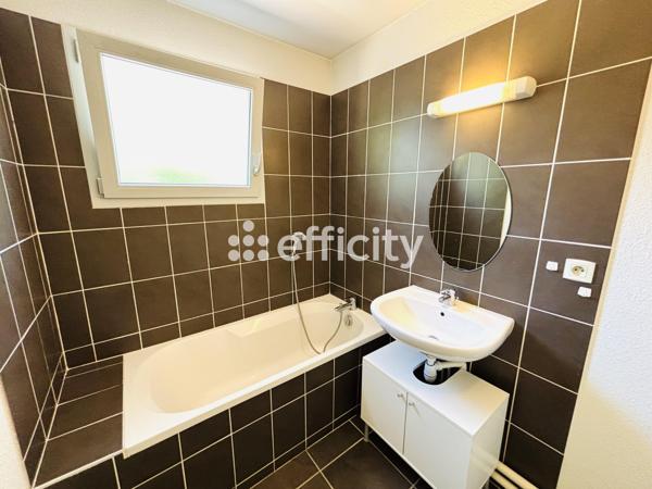 Appartement
         2 pièces
        - 43 m² Exclusivité 140 000 € *