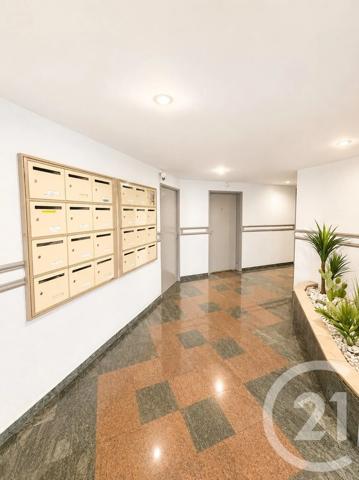 Appartement F1 à vendre  1 pièce - 27 m 2   LIVRY GARGAN  - 93