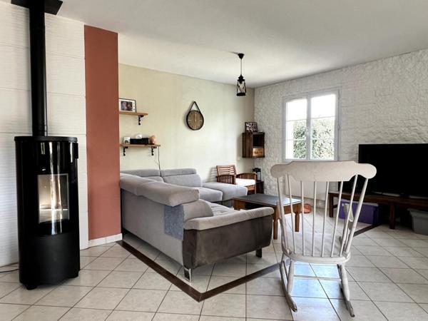 Maison de plain-pied lumineuse avec piscine – 123 m² habitables –