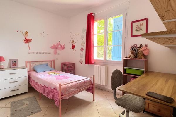 Maison de plain-pied lumineuse avec piscine – 123 m² habitables –