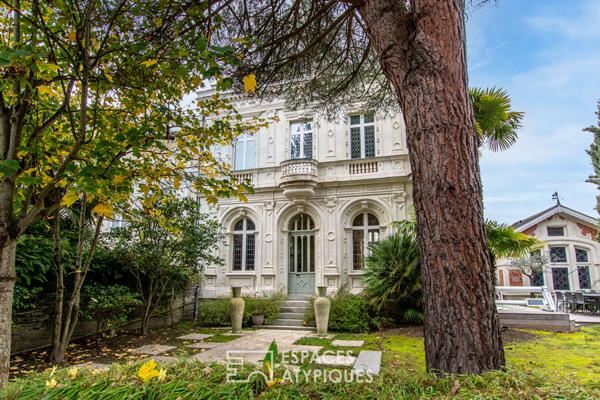 ANGERS – PLACE DE LA MADELEINE | HÔTEL PARTICULIER D’EXCEPTION – JARDIN – PISCINE – TRIPLE GARAGE