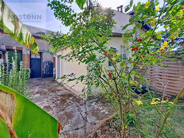 ORLEANS SAINT MARC - MAISONNETTE DE 64M2 (au sol) - 2CH - JARDIN - CAVE - STATIONNEMENT FACILE