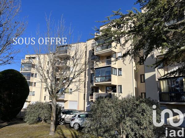 Appartement 2 pièces de 35 m² à Gréoux-les-Bains (04800)