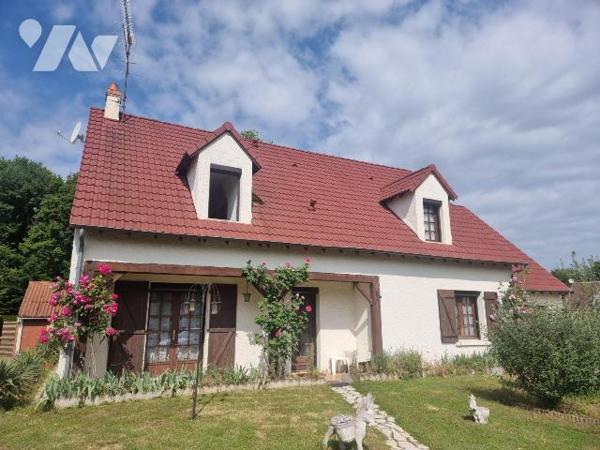 A vendre à Romorantin (41) et à découvrir sans tarder, cette maison située dans un quartier rés...