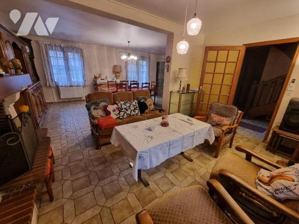 A vendre à Romorantin (41) et à découvrir sans tarder, cette maison située dans un quartier rés...