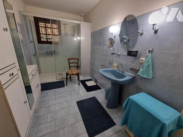 A vendre à Romorantin (41) et à découvrir sans tarder, cette maison située dans un quartier rés...