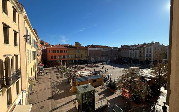 Appartement à louer    3 pièces • 100,70 m2 Perpignan