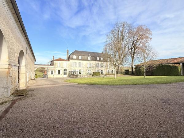 Maison de Maître d’exception au cœur du vignoble de Cognac