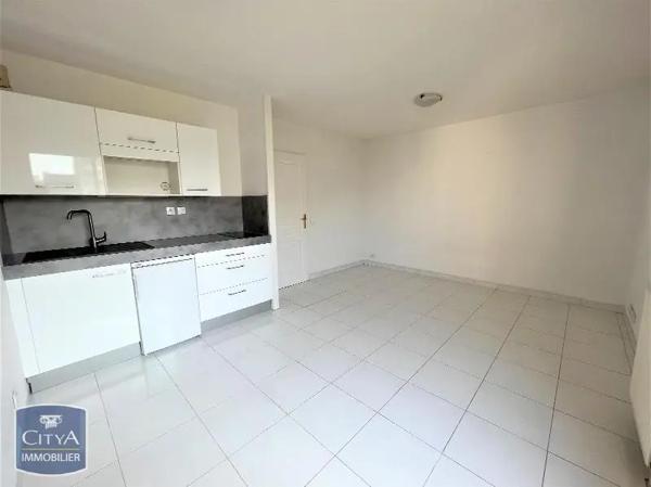 Appartement à louer 1 pièce 28.76m² Marseille (13006)