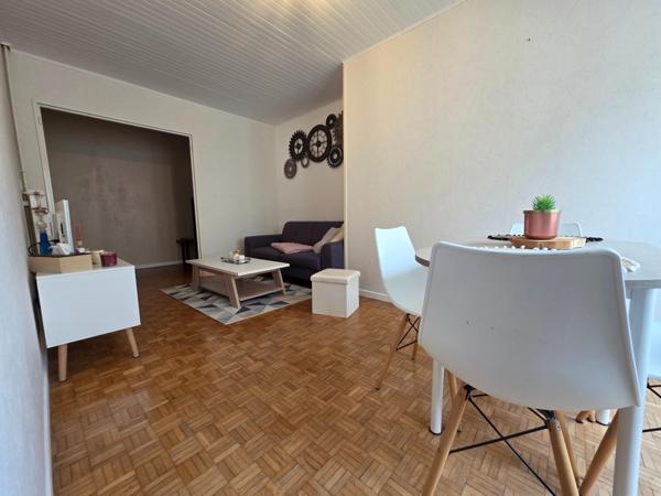 Appartement lumineux avec balcon, cave et stationnement – Quartier Jean Jaurès