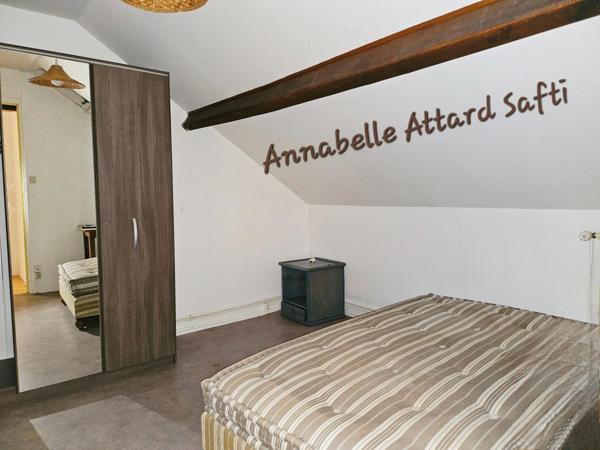 Ensemble rare de 2 maisons avec fort potentiel, piscine et sauna