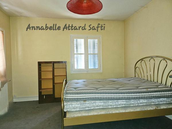 Ensemble rare de 2 maisons avec fort potentiel, piscine et sauna